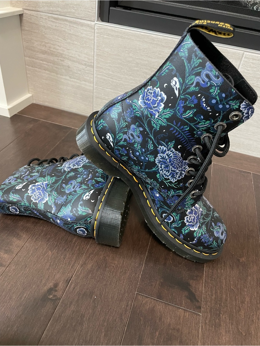 Dr Marten 1460 Pascal Mystic Floral Combat Boots Women’s Size 7